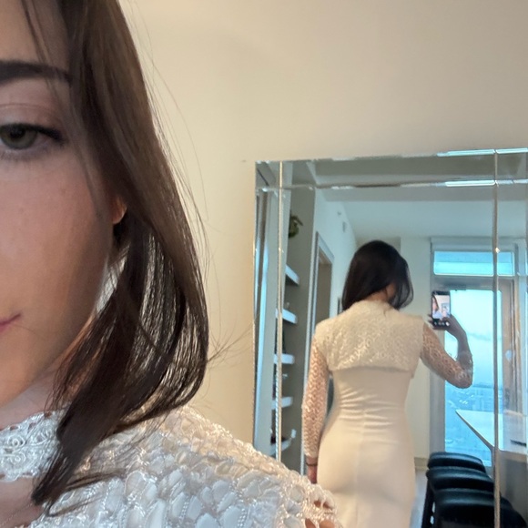 Women's White Lace-Sleeve Dress - Picture 2 of 4